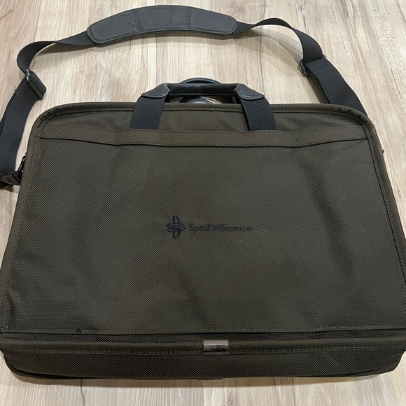 Tumi Alpha Expandable Organizer Laptop Briefcase Messenger Bag - Picture 2 of 13